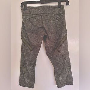 Lululemon cropped tights size 4